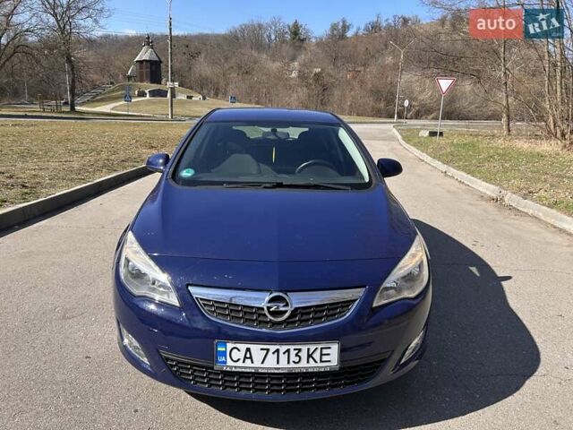 Синий Опель Астра, объемом двигателя 1.4 л и пробегом 265 тыс. км за 5500 $, фото 1 на Automoto.ua