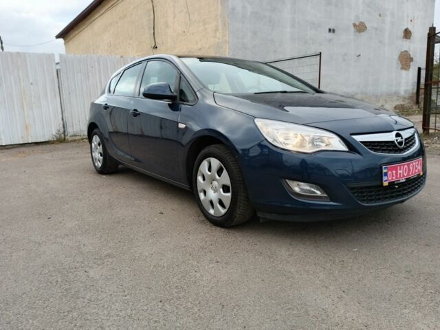 Синий Опель Астра, объемом двигателя 1.6 л и пробегом 250 тыс. км за 6850 $, фото 1 на Automoto.ua