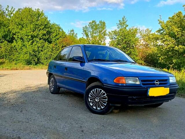 Синий Опель Астра, объемом двигателя 1.6 л и пробегом 0 тыс. км за 1500 $, фото 1 на Automoto.ua