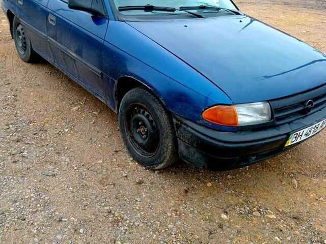 Синій Опель Астра, об'ємом двигуна 1.6 л та пробігом 0 тис. км за 800 $, фото 1 на Automoto.ua