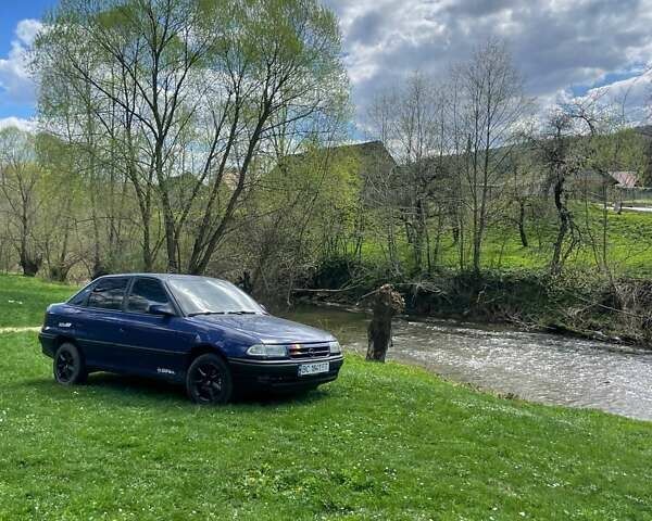 Синий Опель Астра, объемом двигателя 1.4 л и пробегом 300 тыс. км за 1400 $, фото 1 на Automoto.ua