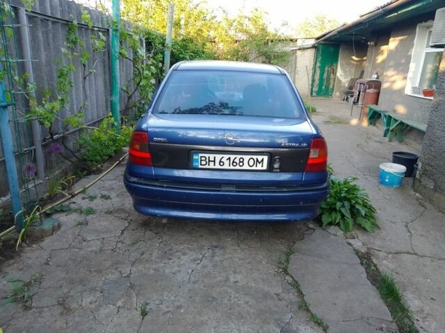 Синій Опель Астра, об'ємом двигуна 1.6 л та пробігом 300 тис. км за 1450 $, фото 1 на Automoto.ua