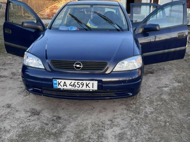 Синий Опель Астра, объемом двигателя 1.6 л и пробегом 220 тыс. км за 1600 $, фото 1 на Automoto.ua