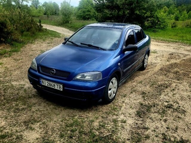 Синий Опель Астра, объемом двигателя 1.4 л и пробегом 300 тыс. км за 3100 $, фото 1 на Automoto.ua