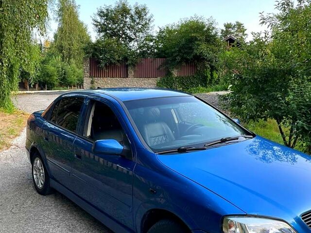 Синий Опель Астра, объемом двигателя 1.4 л и пробегом 300 тыс. км за 3400 $, фото 1 на Automoto.ua