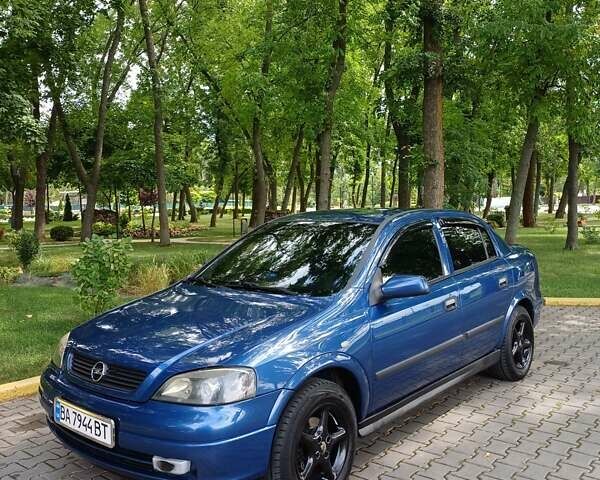 Синий Опель Астра, объемом двигателя 1.4 л и пробегом 216 тыс. км за 4599 $, фото 1 на Automoto.ua
