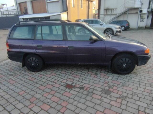 Синий Опель Астра, объемом двигателя 1.7 л и пробегом 310 тыс. км за 2150 $, фото 1 на Automoto.ua