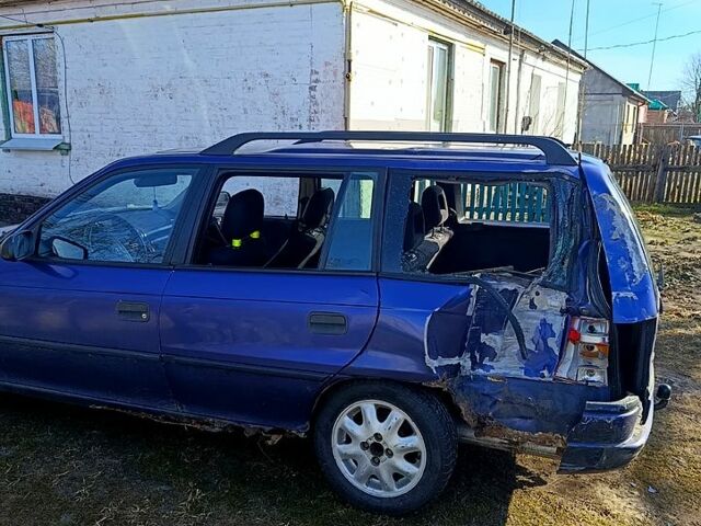 Синий Опель Астра, объемом двигателя 1.6 л и пробегом 0 тыс. км за 450 $, фото 1 на Automoto.ua