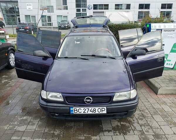 Синий Опель Астра, объемом двигателя 1.6 л и пробегом 312 тыс. км за 1500 $, фото 1 на Automoto.ua