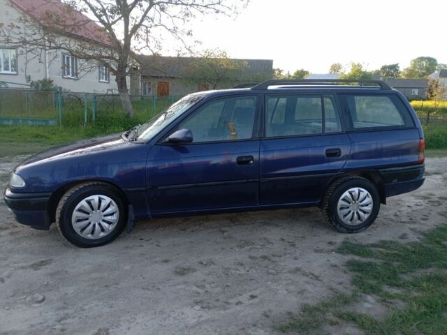 Синій Опель Астра, об'ємом двигуна 1.6 л та пробігом 350 тис. км за 1600 $, фото 1 на Automoto.ua