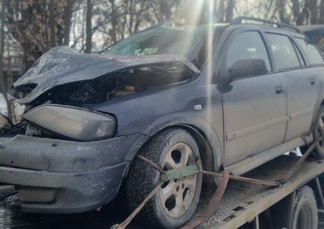 Синий Опель Астра, объемом двигателя 0 л и пробегом 100 тыс. км за 100 $, фото 1 на Automoto.ua