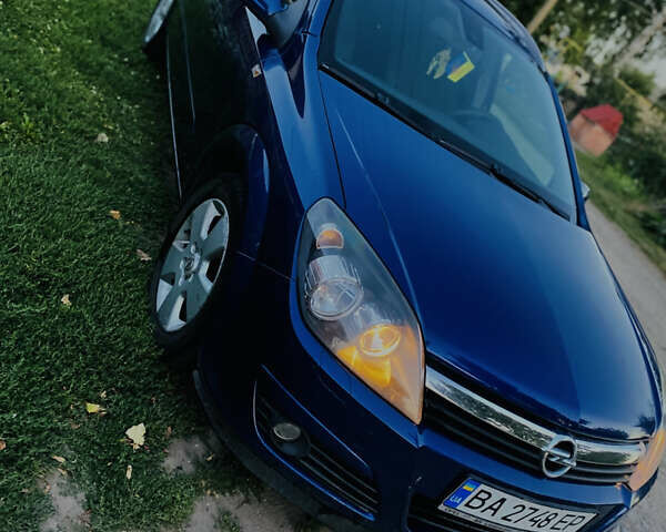 Синий Опель Астра, объемом двигателя 1.8 л и пробегом 270 тыс. км за 5000 $, фото 1 на Automoto.ua