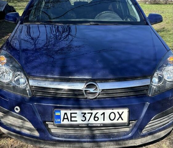 Синий Опель Астра, объемом двигателя 1.6 л и пробегом 250 тыс. км за 4000 $, фото 1 на Automoto.ua
