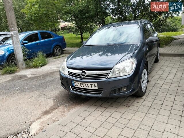 Синий Опель Астра, объемом двигателя 1.7 л и пробегом 300 тыс. км за 4799 $, фото 1 на Automoto.ua