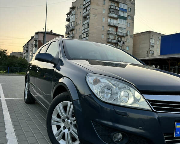 Синий Опель Астра, объемом двигателя 1.7 л и пробегом 296 тыс. км за 5400 $, фото 1 на Automoto.ua