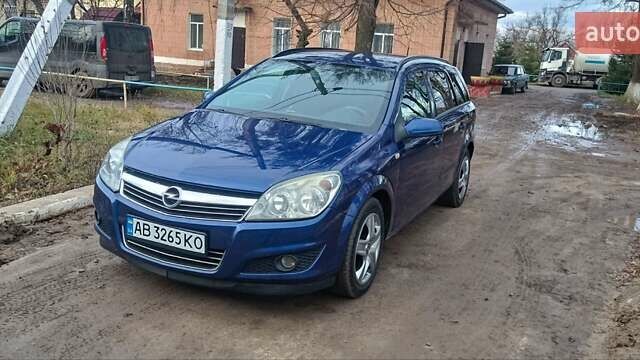 Синий Опель Астра, объемом двигателя 1.7 л и пробегом 288 тыс. км за 4499 $, фото 1 на Automoto.ua