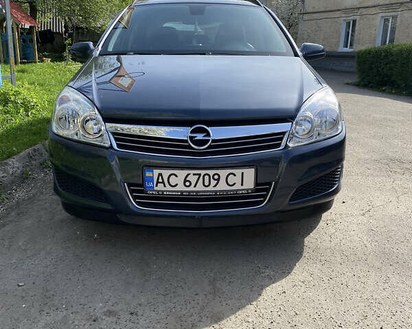 Синий Опель Астра, объемом двигателя 1.6 л и пробегом 255 тыс. км за 5000 $, фото 1 на Automoto.ua