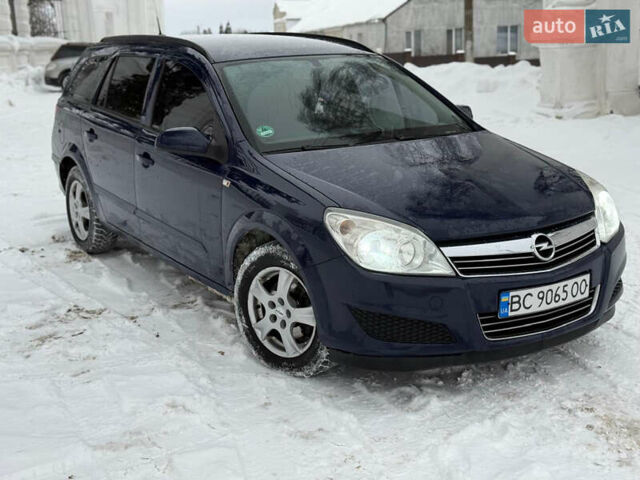 Синий Опель Астра, объемом двигателя 1.69 л и пробегом 270 тыс. км за 5500 $, фото 1 на Automoto.ua