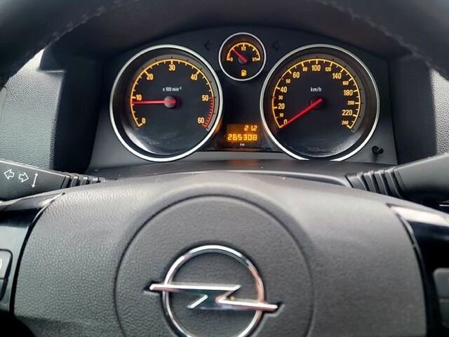 Опель Астра 2010 у Харкові на Automoto.ua Синій Опель Астра, об'ємом двигуна 17 л та пробігом 265 тис. км за 6150 $, фото 1 на Automoto.ua