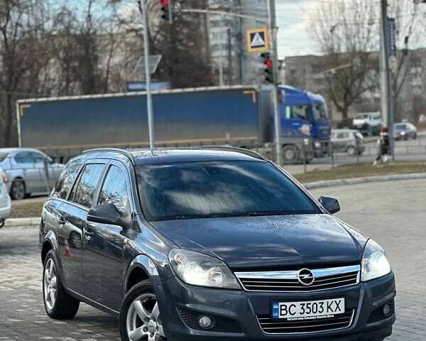 Синий Опель Астра, объемом двигателя 1.69 л и пробегом 250 тыс. км за 6200 $, фото 1 на Automoto.ua