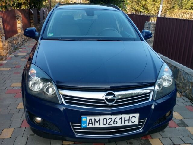 Синий Опель Астра, объемом двигателя 1.7 л и пробегом 275 тыс. км за 5600 $, фото 1 на Automoto.ua