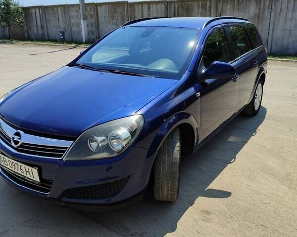 Синий Опель Астра, объемом двигателя 1.7 л и пробегом 250 тыс. км за 6100 $, фото 1 на Automoto.ua