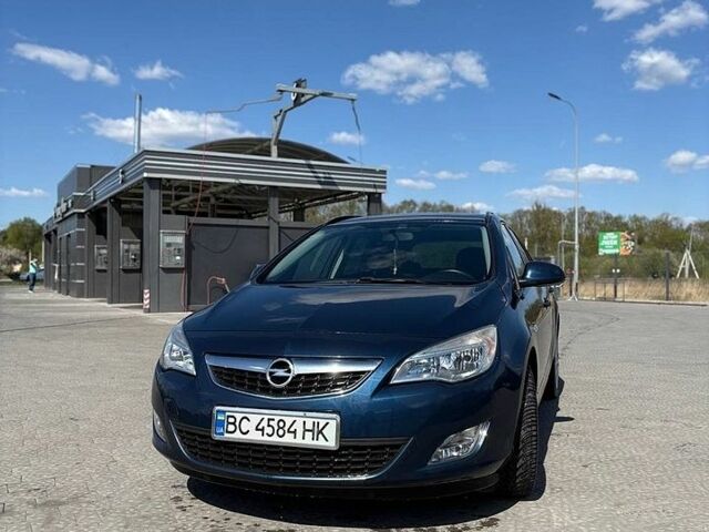 Синий Опель Астра, объемом двигателя 1.7 л и пробегом 182 тыс. км за 5500 $, фото 1 на Automoto.ua