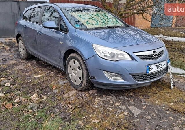 Синий Опель Астра, объемом двигателя 1.4 л и пробегом 175 тыс. км за 4950 $, фото 1 на Automoto.ua