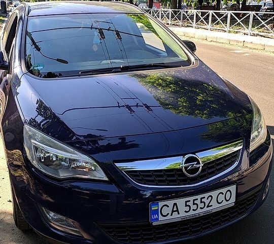 Синий Опель Астра, объемом двигателя 1.3 л и пробегом 196 тыс. км за 7000 $, фото 1 на Automoto.ua