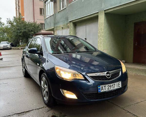 Синий Опель Астра, объемом двигателя 1.7 л и пробегом 231 тыс. км за 7000 $, фото 1 на Automoto.ua