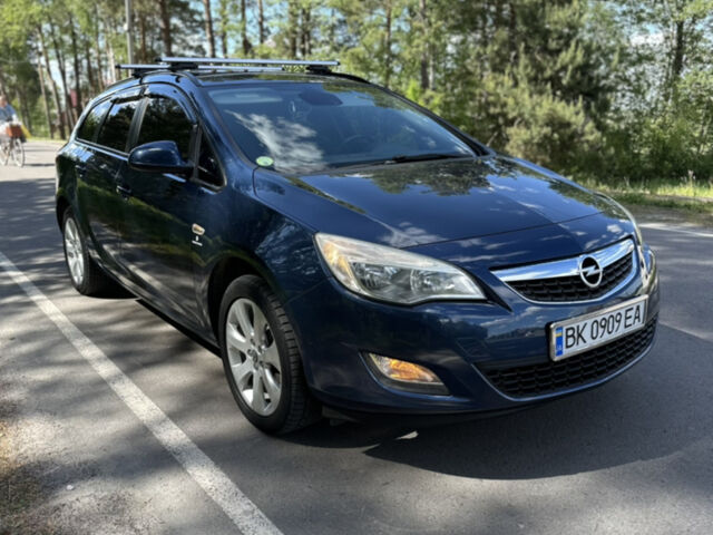 Синій Опель Астра, об'ємом двигуна 1.3 л та пробігом 315 тис. км за 6700 $, фото 1 на Automoto.ua