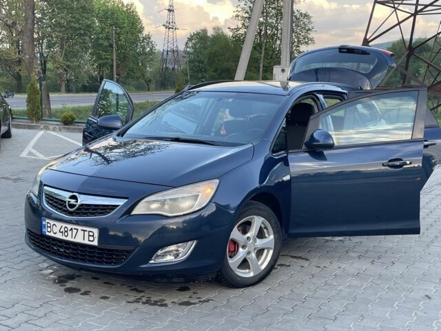 Синий Опель Астра, объемом двигателя 1.4 л и пробегом 250 тыс. км за 5700 $, фото 1 на Automoto.ua