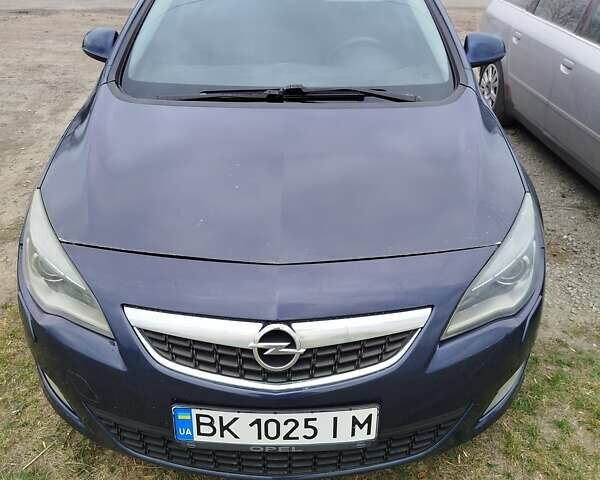 Синий Опель Астра, объемом двигателя 1.7 л и пробегом 330 тыс. км за 5999 $, фото 1 на Automoto.ua