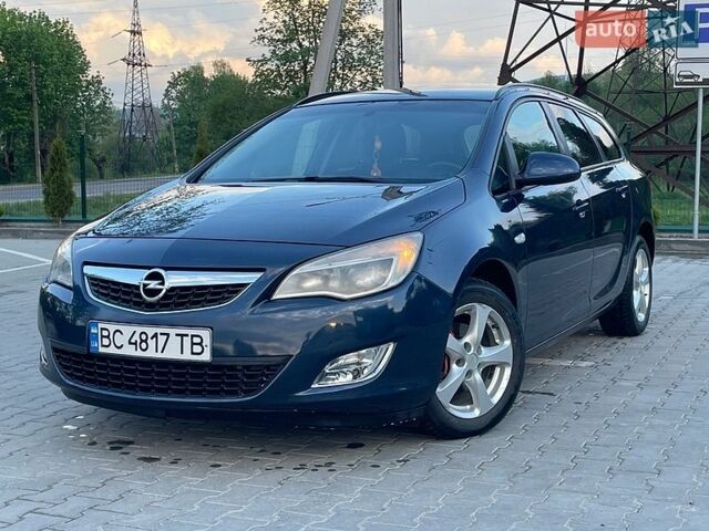 Синий Опель Астра, объемом двигателя 1.36 л и пробегом 301 тыс. км за 6000 $, фото 1 на Automoto.ua