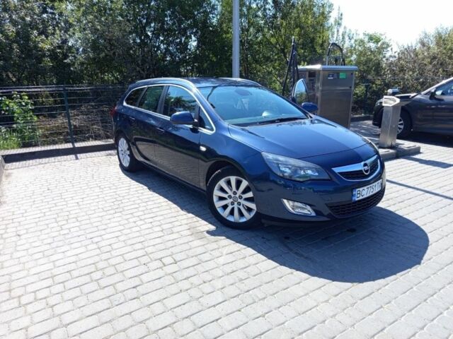 Синий Опель Астра, объемом двигателя 1.7 л и пробегом 250 тыс. км за 7800 $, фото 1 на Automoto.ua