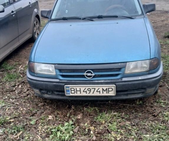 Зеленый Опель Астра, объемом двигателя 1.8 л и пробегом 300 тыс. км за 1700 $, фото 1 на Automoto.ua