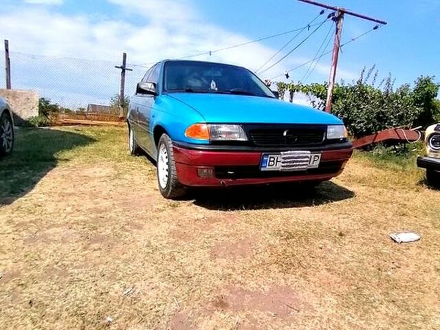 Зеленый Опель Астра, объемом двигателя 1.4 л и пробегом 400 тыс. км за 670 $, фото 1 на Automoto.ua