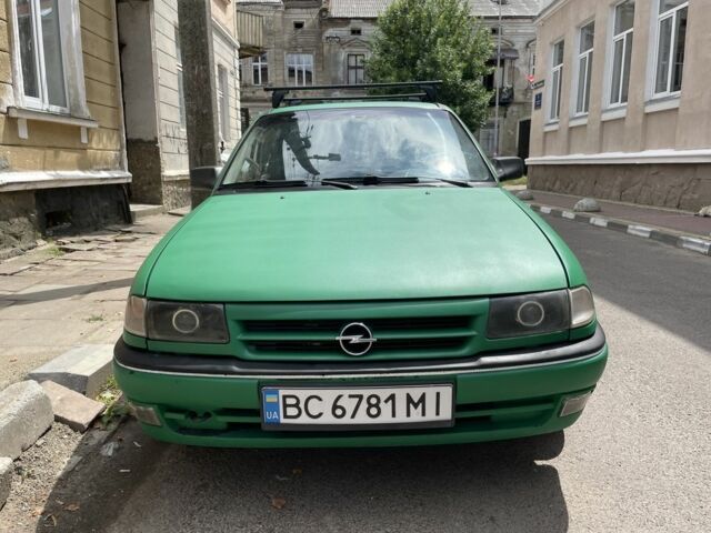 Зелений Опель Астра, об'ємом двигуна 1.8 л та пробігом 365 тис. км за 2000 $, фото 1 на Automoto.ua