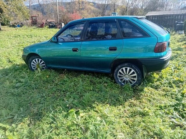 Зеленый Опель Астра, объемом двигателя 1.6 л и пробегом 253 тыс. км за 1277 $, фото 1 на Automoto.ua