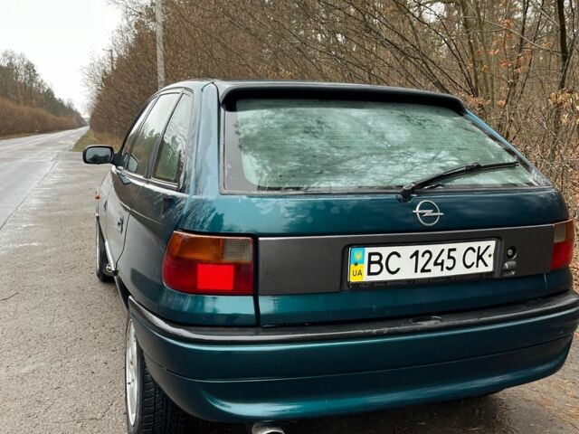 Зеленый Опель Астра, объемом двигателя 1.7 л и пробегом 300 тыс. км за 3200 $, фото 1 на Automoto.ua