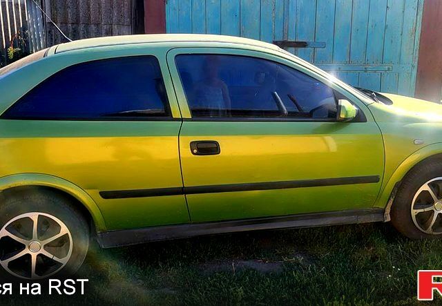 Зеленый Опель Астра, объемом двигателя 1.4 л и пробегом 350 тыс. км за 2700 $, фото 1 на Automoto.ua