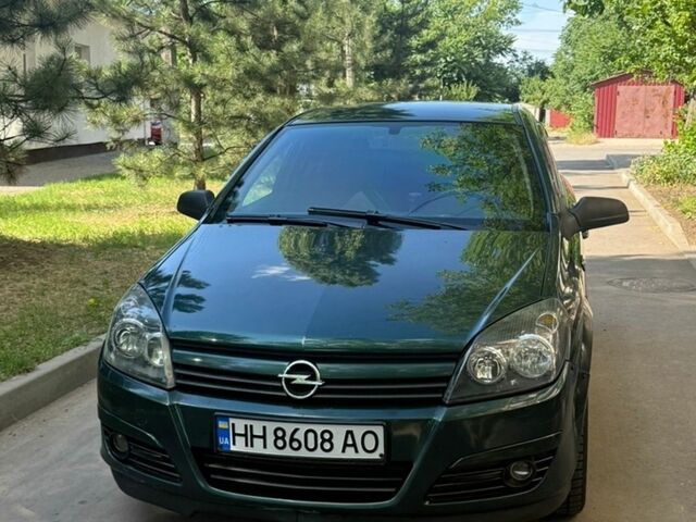 Зеленый Опель Астра, объемом двигателя 1.6 л и пробегом 285 тыс. км за 4000 $, фото 1 на Automoto.ua