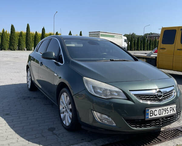 Зеленый Опель Астра, объемом двигателя 1.7 л и пробегом 267 тыс. км за 6400 $, фото 1 на Automoto.ua