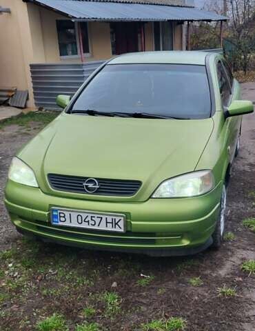 Зеленый Опель Астра, объемом двигателя 1.4 л и пробегом 370 тыс. км за 2500 $, фото 1 на Automoto.ua
