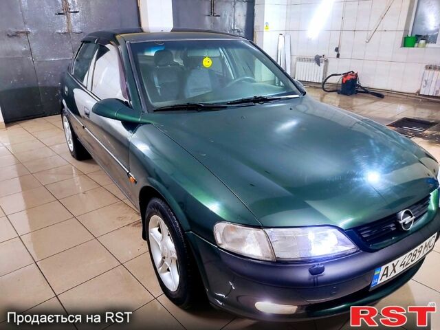 Зеленый Опель Астра, объемом двигателя 1.8 л и пробегом 280 тыс. км за 2200 $, фото 1 на Automoto.ua
