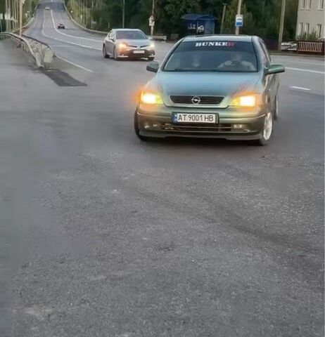 Зеленый Опель Астра, объемом двигателя 1.6 л и пробегом 350 тыс. км за 2500 $, фото 1 на Automoto.ua