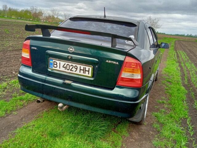 Зелений Опель Астра, об'ємом двигуна 1.6 л та пробігом 266 тис. км за 3700 $, фото 1 на Automoto.ua