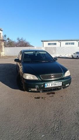 Зеленый Опель Астра, объемом двигателя 1.8 л и пробегом 230 тыс. км за 2500 $, фото 1 на Automoto.ua