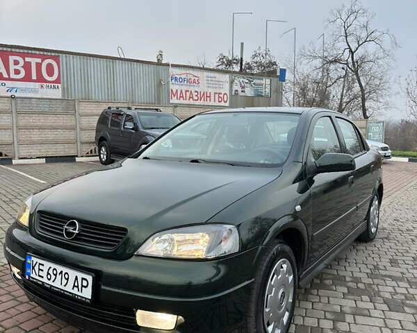 Зеленый Опель Астра, объемом двигателя 1.6 л и пробегом 174 тыс. км за 4800 $, фото 1 на Automoto.ua