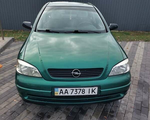 Зелений Опель Астра, об'ємом двигуна 1.39 л та пробігом 296 тис. км за 3500 $, фото 1 на Automoto.ua